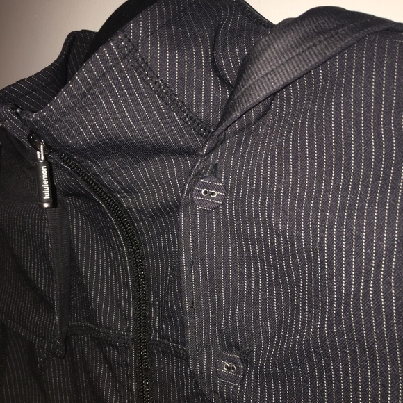 Lululemon detachable hood rain jacket - Picture 2 of 6